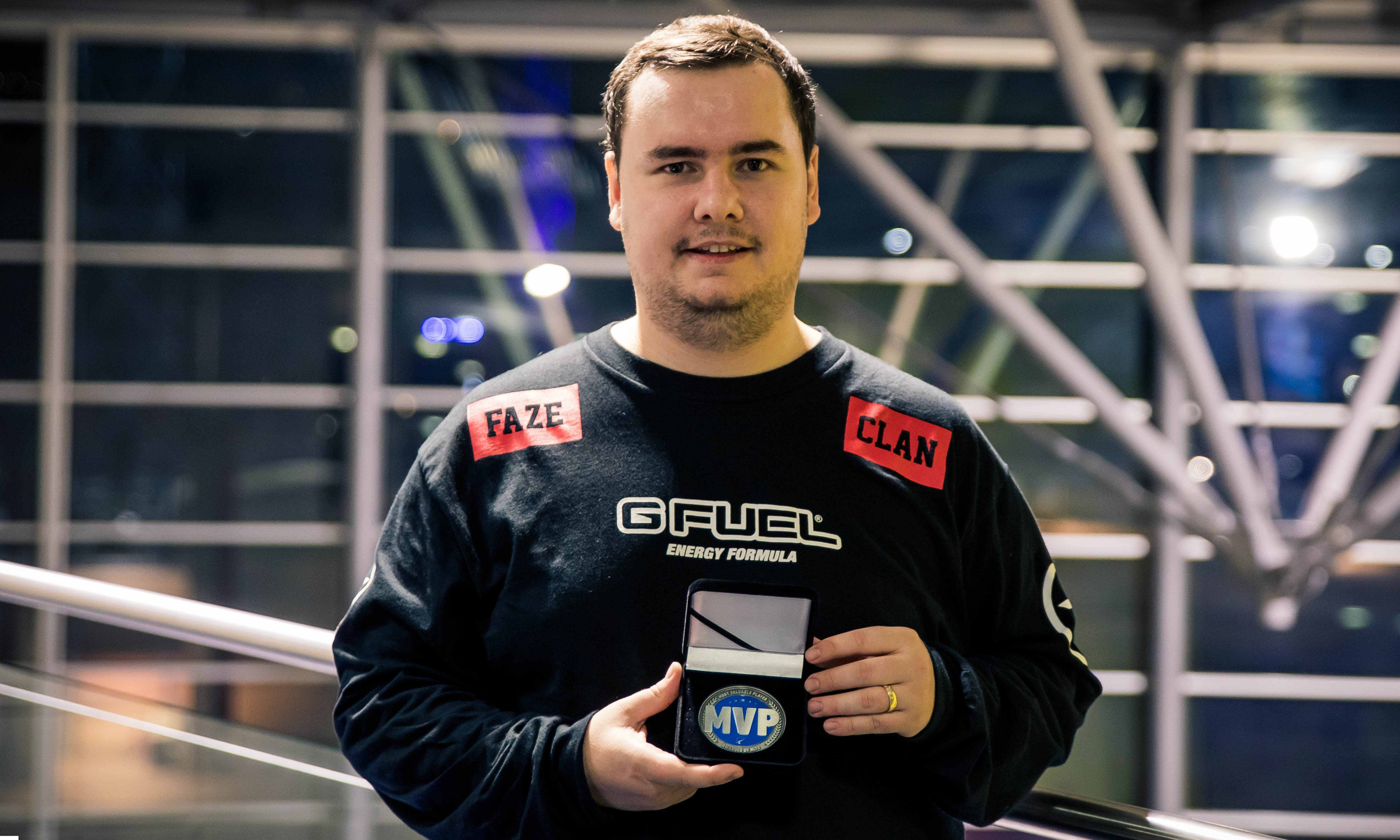 PO8 Maokai的老树与缠绕的根 Yuanyue Jax的离谱传送被融化 Weibo Gaming 取得领先